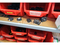 Set stroomonderbrekers en diverse elektrische accessoires - afbeelding 25 van  32