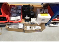 Set stroomonderbrekers en diverse elektrische accessoires - afbeelding 32 van  32