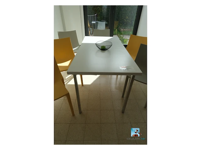Set tafel en stoelen - afbeelding 2 van  7