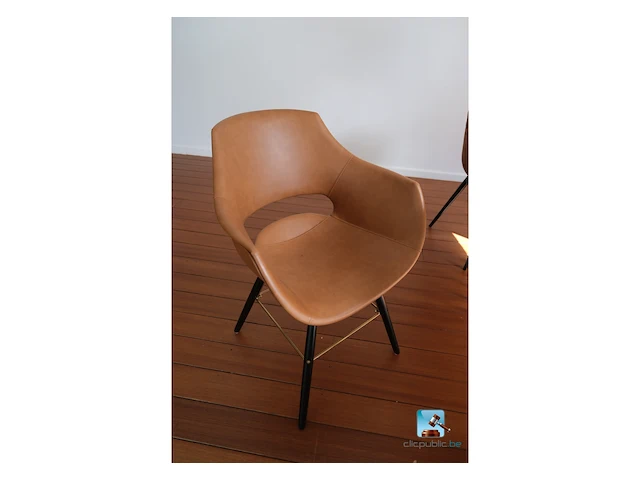 Set tafel en stoelen - afbeelding 8 van  10