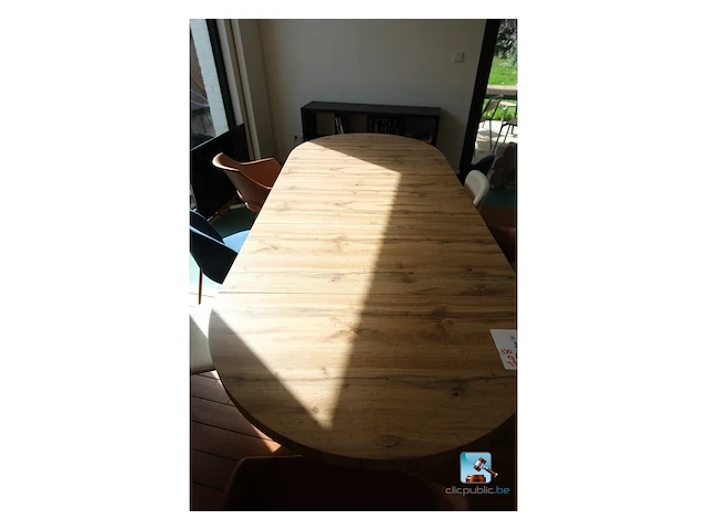 Set tafel en stoelen - afbeelding 10 van  10