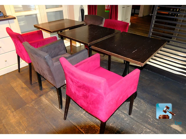 Set tafels en stoelen - afbeelding 1 van  12