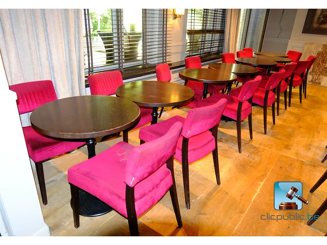 Set tafels en stoelen - afbeelding 1 van  10
