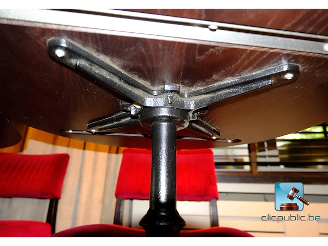 Set tafels en stoelen - afbeelding 6 van  10