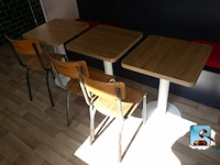 Set tafels en stoelen