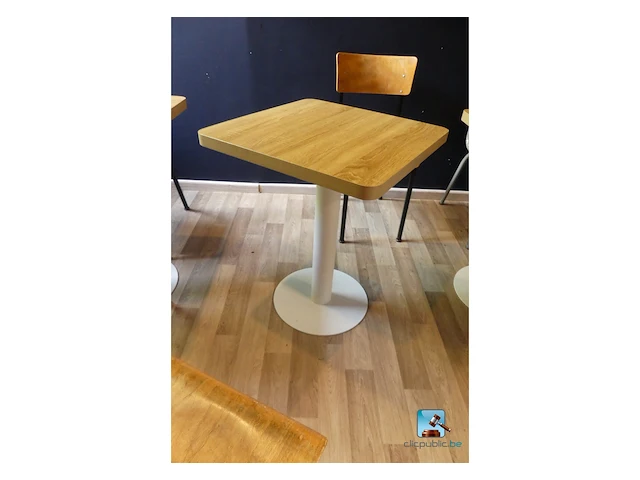 Set tafels en stoelen - afbeelding 3 van  9