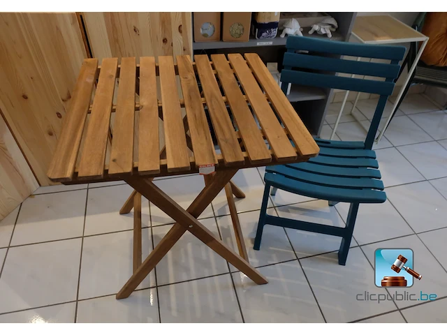 Set tafels en stoelen - afbeelding 1 van  4