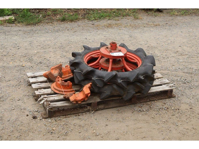 Set tractiewielen ohtsu 4.00-19 met wielgewichten - afbeelding 1 van  1