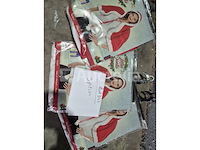 Set van 10 kerstjutte-zakken - nieuw santa claus bag deluxe model - nieuw set van 10 pakjes kerstelfenpantoffels - nieuw set van 3 kerstsjaals - nieuw verbluffend pixiekostuum - gloednieuwe maat s prachtig pixiekostuum - nieuwe maat m set van 19 grote feeststickers diverse ontwerpen - nieuw - afbeelding 1 van  7