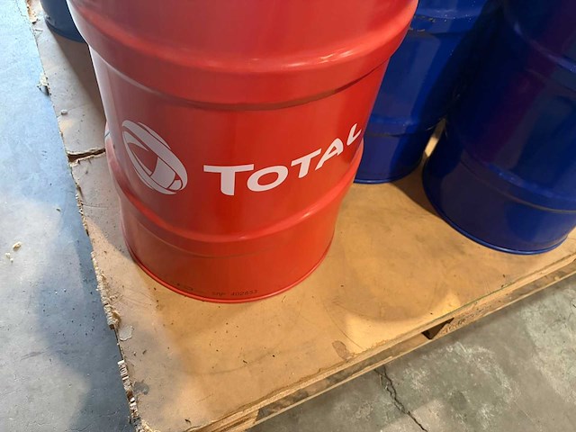 Set van 10 motorolievaten 0w30 – 440 liter vet & olie - afbeelding 4 van  5