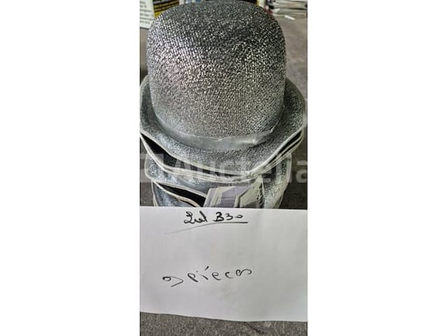 Set van 10 studentenhoeden - nieuw set van 12 bolhoeden - nieuw set van 9 bolhoeden - nieuw set van 12 bolhoeden - nieuw set van 6 carnival kokshoeden - nieuw set van 3 luxe carnavalshoeden - nieuw set van 9 franse supporter pets - gloednieuw set van 18 diverse carnavalshoeden - afbeelding 4 van  7