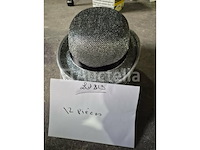 Set van 10 studentenhoeden - nieuw set van 12 bolhoeden - nieuw set van 9 bolhoeden - nieuw set van 12 bolhoeden - nieuw set van 6 carnival kokshoeden - nieuw set van 3 luxe carnavalshoeden - nieuw set van 9 franse supporter pets - gloednieuw set van 18 diverse carnavalshoeden - afbeelding 5 van  7