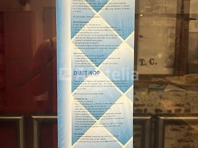 Set van 10 trapezlemmeten met schuim, een handvat en 20 geïmpregneerde zeilen. - afbeelding 2 van  4