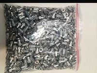Set van 1.278 m6 aluminium verzinkte inzetstukken – gekarteld