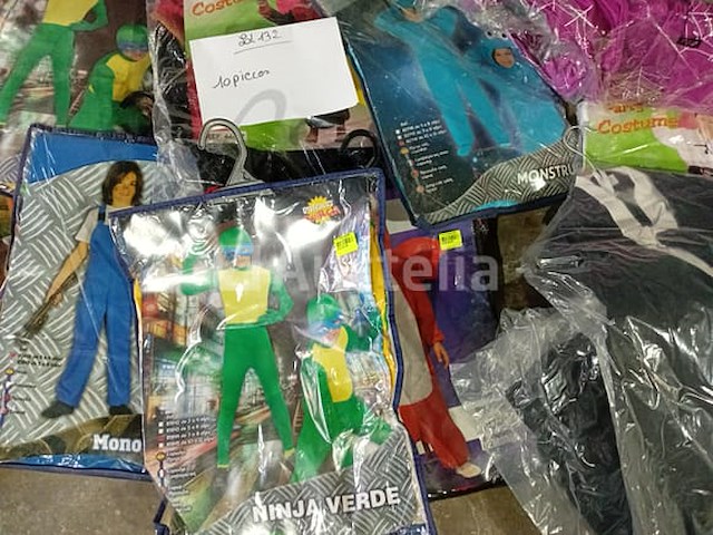 Set van 13 diverse carnavalskostuums - nieuw set van 13 diverse carnavalskostuums - nieuw set van 7 kermispyjamakostuums kinderen - nieuw set van 9 diverse carnavalskostuums - nieuw set van 10 diverse carnavalskostuums - nieuw - afbeelding 15 van  36