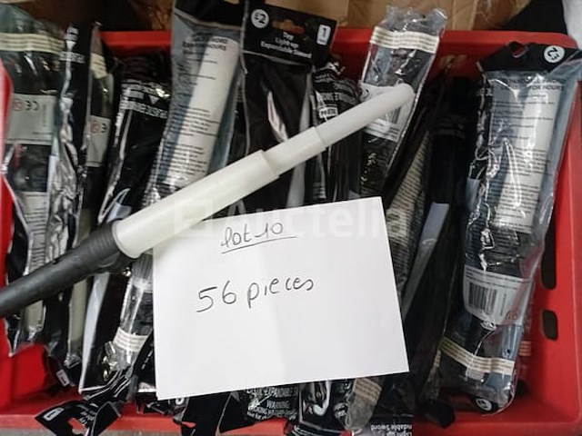 Set van 136 glowsticks voor veiligheid of andere – nieuw - afbeelding 1 van  2