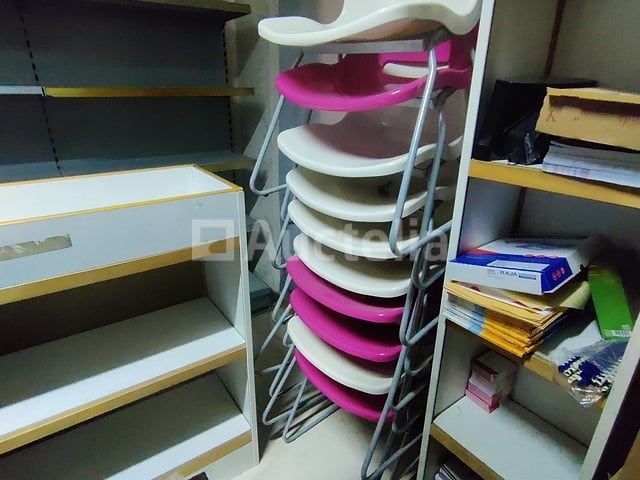 Set van 14 professionele stapelstoelen - afbeelding 6 van  6