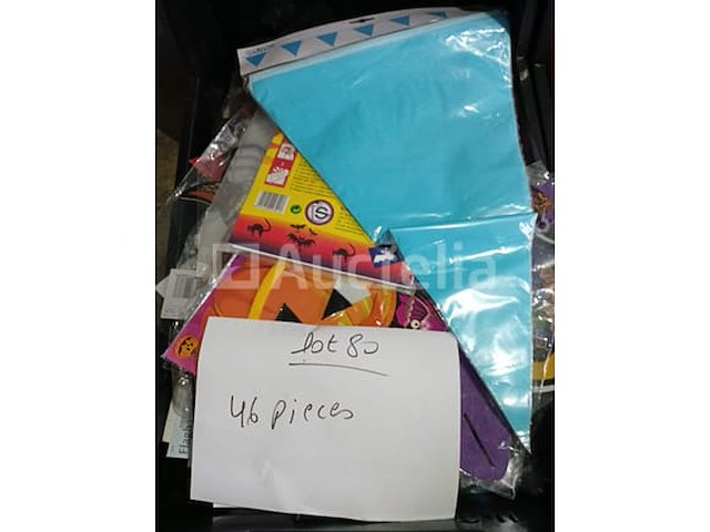 Set van 14 stukken diverse feestelijke items - nieuw set van 35 pakketten met diverse feestelijke items - nieuw set van 65 pakketten feestelijke vlaggen in verschillende ontwerpen en kleuren - nieuw set van 46 pakketten feestelijke vlaggen in verschillende ontwerpen en kleuren - nieuw set van 54 pakjes decoratie op pompoenspiesjes - nieuw in verschillende kleuren - nieuw set van 6 paasmanden - nieuw - afbeelding 1 van  6