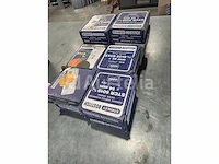 Set van 15 dozen bostitch-nietjes en gegalvaniseerde spijkers