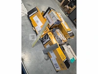 Set van 15 dozen gegalvaniseerde nietjes en spijkers