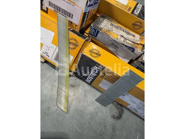 Set van 15 dozen gegalvaniseerde nietjes en spijkers - afbeelding 2 van  3