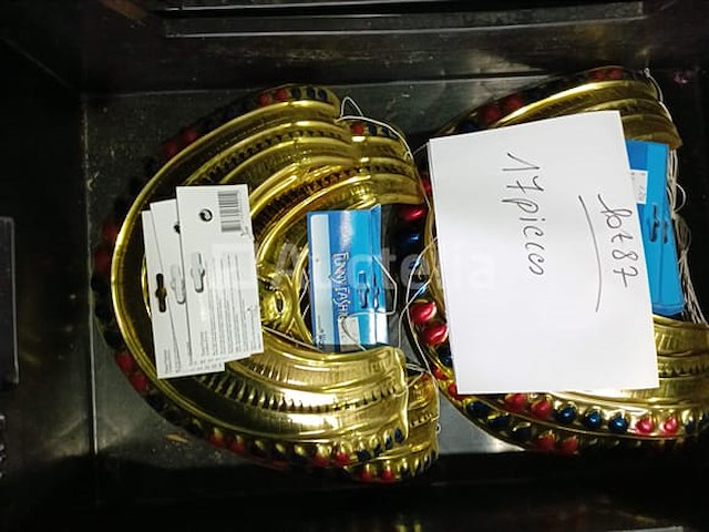 Set van 17 egyptische carnavalsborstplaten - nieuw set van 8 egyptische carnavalsaccessoires - nieuw set van 37 messen zwaarden speelgoed diverse kinderen - nieuw set van 11 sets verschillende kermisaccessoires - nieuw set van 34 pakketten met diverse kermisartikelen - nieuw set van 10 diverse carnavalsitems - nieuw - afbeelding 4 van  6