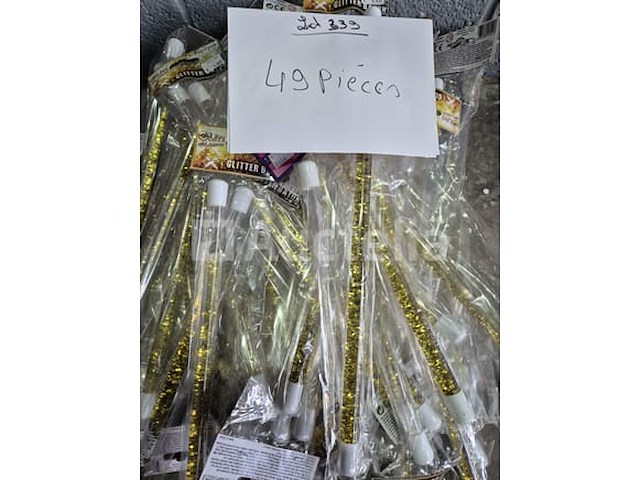 Set van 17 pakjes diverse kermisfeestcadeautjes - nieuw set van 49 pakjes glitter cheerleader baton - nieuw set van 48 pakketten carnival en andere diverse items - nieuw set van 30 carnaval en andere diverse items - nieuw - afbeelding 2 van  4