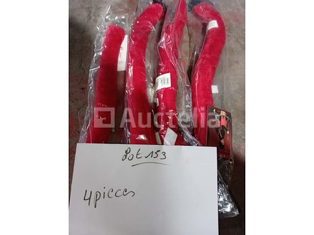 Set van 18 pakjes nepkunstgebitten - nieuw set van 60 pakjes nep vingerknipsels stuffing and catches - nieuw set van 12 pakjes tribale lange handschoenen - nieuw set van 6 pakjes namaakbiljetten - gloednieuw set van 14 pakjes nep-fopspenen - nieuw set van 8 diverse riempakketten - nieuw set van 4 duivelsstaarten - nieuw set van 6 pakken van 2 carnival vikinglaarzen gaiters - nieuw - afbeelding 2 van  10