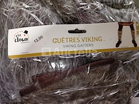 Set van 18 pakjes nepkunstgebitten - nieuw set van 60 pakjes nep vingerknipsels stuffing and catches - nieuw set van 12 pakjes tribale lange handschoenen - nieuw set van 6 pakjes namaakbiljetten - gloednieuw set van 14 pakjes nep-fopspenen - nieuw set van 8 diverse riempakketten - nieuw set van 4 duivelsstaarten - nieuw set van 6 pakken van 2 carnival vikinglaarzen gaiters - nieuw - afbeelding 4 van  10
