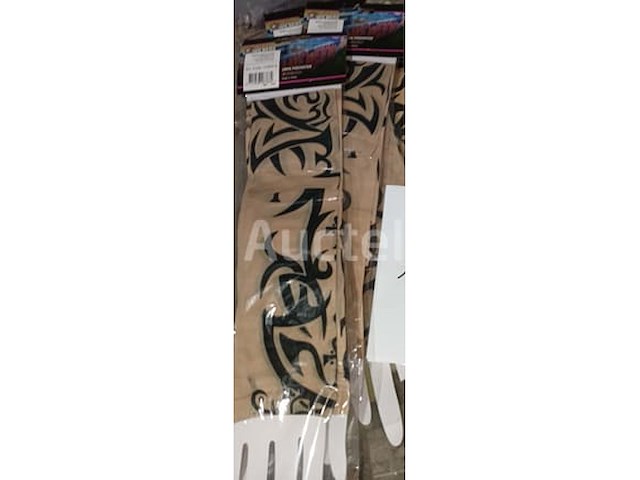 Set van 18 pakjes nepkunstgebitten - nieuw set van 60 pakjes nep vingerknipsels stuffing and catches - nieuw set van 12 pakjes tribale lange handschoenen - nieuw set van 6 pakjes namaakbiljetten - gloednieuw set van 14 pakjes nep-fopspenen - nieuw set van 8 diverse riempakketten - nieuw set van 4 duivelsstaarten - nieuw set van 6 pakken van 2 carnival vikinglaarzen gaiters - nieuw - afbeelding 7 van  10