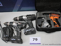 Set van 2 accuboormachines - ferm - bat20 oplader - ferm accuboormachine - cordless drill toebehoren - oplader, extra batterij, koffer - afbeelding 1 van  3