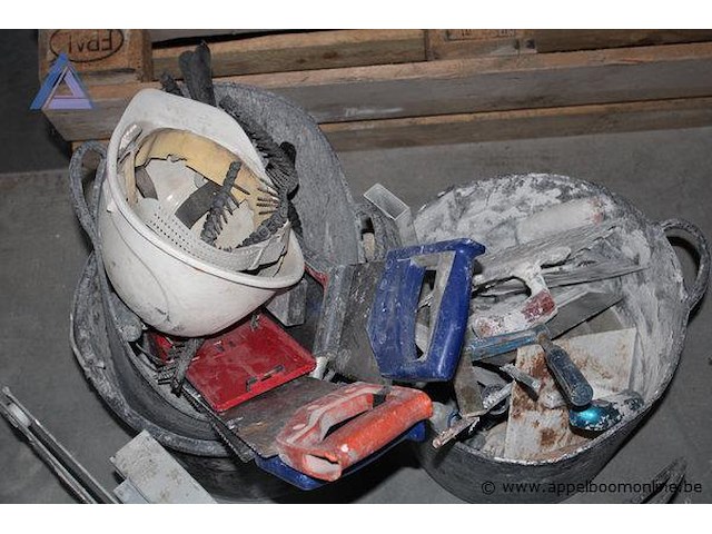 Set van 2 emmers - met diverse gereedschappen kabelhaspel krat met handgereedschap waterpas - afbeelding 2 van  4