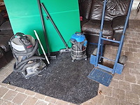 Set van 2 nat-/droogzuigers + 1 robuuste blauwe steekwagen - afbeelding 1 van  5
