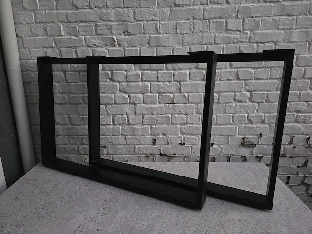 Set van 2 u poten in zwart metaal 110x74cm - afbeelding 1 van  6