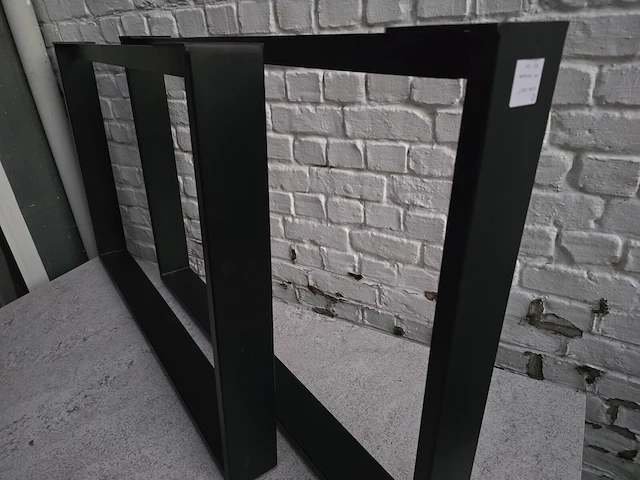 Set van 2 u poten in zwart metaal 110x74cm - afbeelding 5 van  6