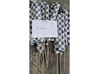 Set van 20 belgische vlaggen 30x50 - nieuw set van 9 grote belgische vlaggen - nieuw op stokken set van 50 voetbalsupportervlaggen verschillende landen - gloednieuw 150x90 set van 6 vlaggen waalse regio - nieuw 150x90 set van 12 geruite vlaggen - nieuw - afbeelding 5 van  6