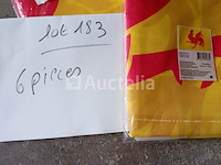 Set van 20 belgische vlaggen 30x50 - nieuw set van 9 grote belgische vlaggen - nieuw op stokken set van 50 voetbalsupportervlaggen verschillende landen - gloednieuw 150x90 set van 6 vlaggen waalse regio - nieuw 150x90 set van 12 geruite vlaggen - nieuw - afbeelding 6 van  6
