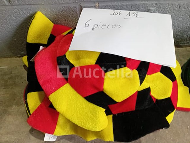 Set van 20 petten, belgische supporterpetten - nieuw set van 8 voetbalfanhoeden - nieuw set van 4 engelse supportersjaals - nieuw set van 12 verschillende spanje- en belgische voetbalfanbandana's - nieuw set van 8 pakketten supporter mirror protector spanje - nieuw set van 6 belgische supporterhoeden - gloednieuw set van 39 dozen van 5 stuks, items supporter belgië - nieuw - afbeelding 7 van  8