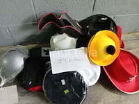 Set van 24 kermishoeden - nieuw set van 11 kermishoeden - nieuw set van 5 kermishoeden - nieuw set van 4 carnavalshoeden - nieuw set van 5 devil carnival hats - nieuw set van 9 carnavalshoeden - nieuw set van 24 verschillende ontwerpen carnavalshoeden - nieuw - afbeelding 7 van  7