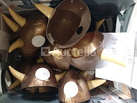 Set van 24 vikinghelmen - gloednieuwe partij van 7 brandweerhelmen - nieuwe partij van 11 diverse carnavalshelmen - nieuw - afbeelding 1 van  3