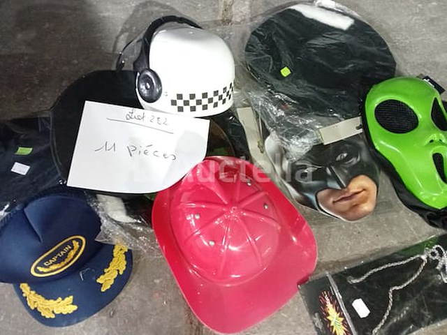 Set van 24 vikinghelmen - gloednieuwe partij van 7 brandweerhelmen - nieuwe partij van 11 diverse carnavalshelmen - nieuw - afbeelding 2 van  3