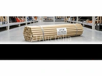 Set van 25 cilindrische handvatten in sparrenhout 1,40 m - diameter 2,4 cm - afbeelding 2 van  4