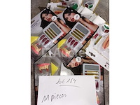 Set van 27 carnavalsmake-up pakketten - nieuw set van 11 carnavalsmake-up pakketten - nieuw 11-pack van 3 make-upkwasten - nieuw set van 52 carnavalsmake-up pakketten - nieuw - afbeelding 2 van  5