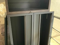 Set van 3 bureelkastjes om op te hangen. - afbeelding 2 van  2