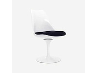 Set van 3: een tulpenstoel - een architectentafellamp - een zilveren kap 25 lamp. m - afbeelding 2 van  4