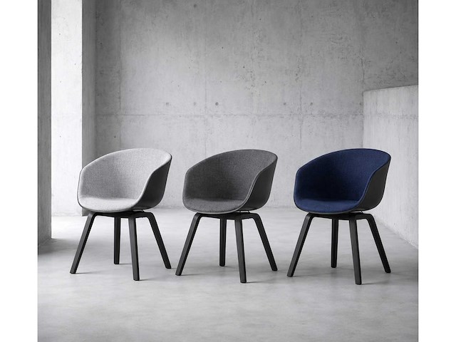 Set van 3 hyge-stoelen met zwarte houten poten (3 zitplaatsen zwart - lichtgrijs - donkergrijs en blauw) - afbeelding 1 van  1