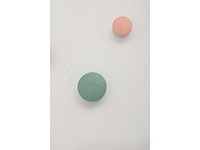 Set van 3 kleurrijke houten wandjassenrekken - afbeelding 4 van  4
