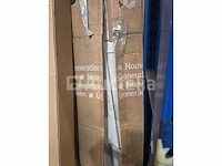 Set van 3 velux-accessoires: pasvorm, spanten en bekleding - afbeelding 3 van  3