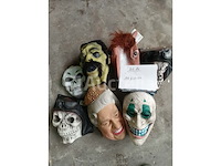 Set van 35 pakketten kleurrijke damespanty's voor carnival of andere – nieuw set van 14 carnavalsmaskers - nieuwe diverse ontwerpen set van 15 stukken: diverse kermisaccessoires - nieuw set van 7 stukken cowboy carnival accessoires - nieuw set van 35 verschillende carnavalshoeden - nieuw set van 8 halloween- of carnival horror maskers - nieuw - afbeelding 2 van  6