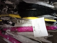 Set van 36 paraplu's - nieuwe verschillende kleuren - afbeelding 2 van  2